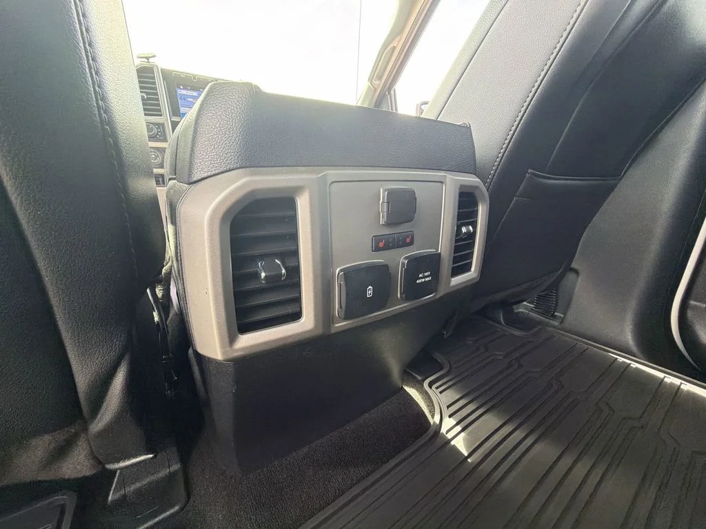 Used 2019 White Platinum Clearcoat Metallic Ford Lariat image 37