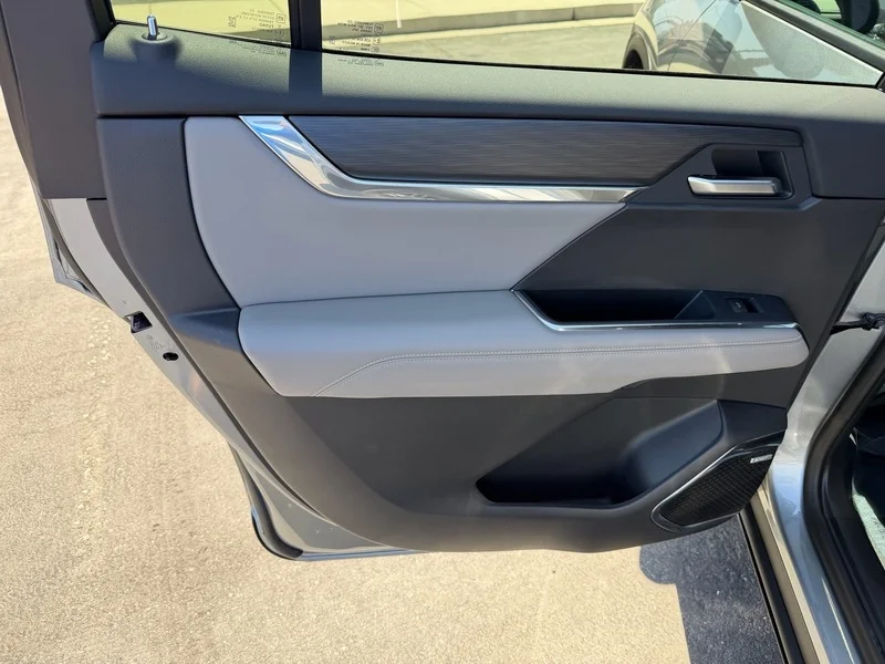 New 2026 Sterling Metallic GMC Elevation image 17