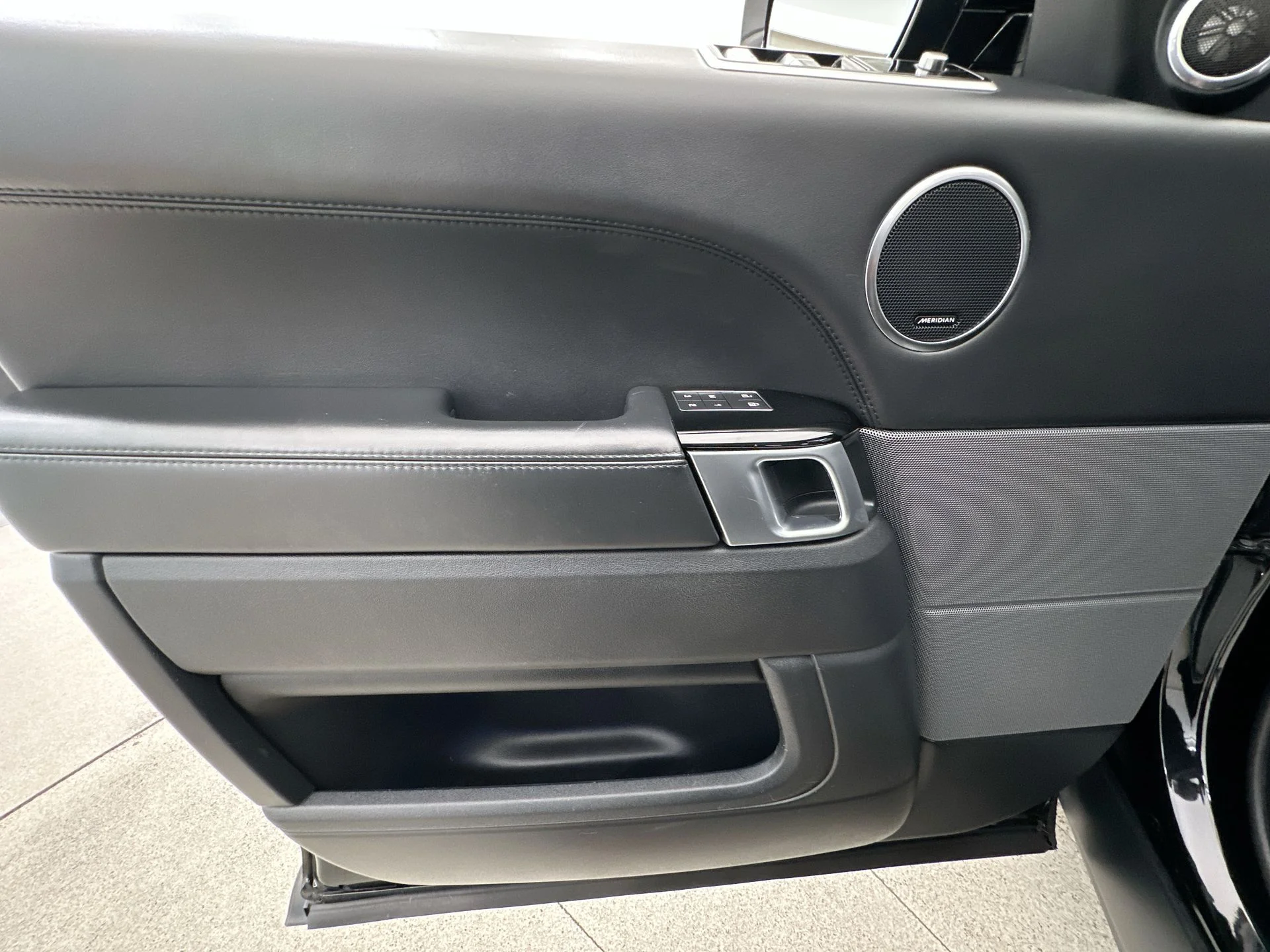 Used 2021 Black Land Rover HST image 21