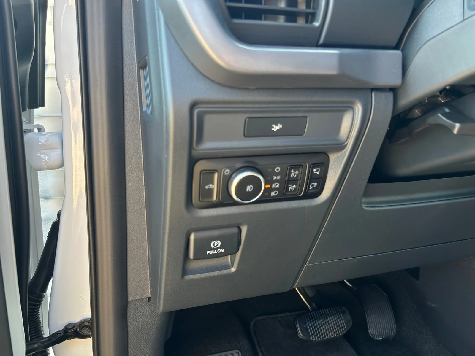 New 2026 Oxford White Ford XLT image 16