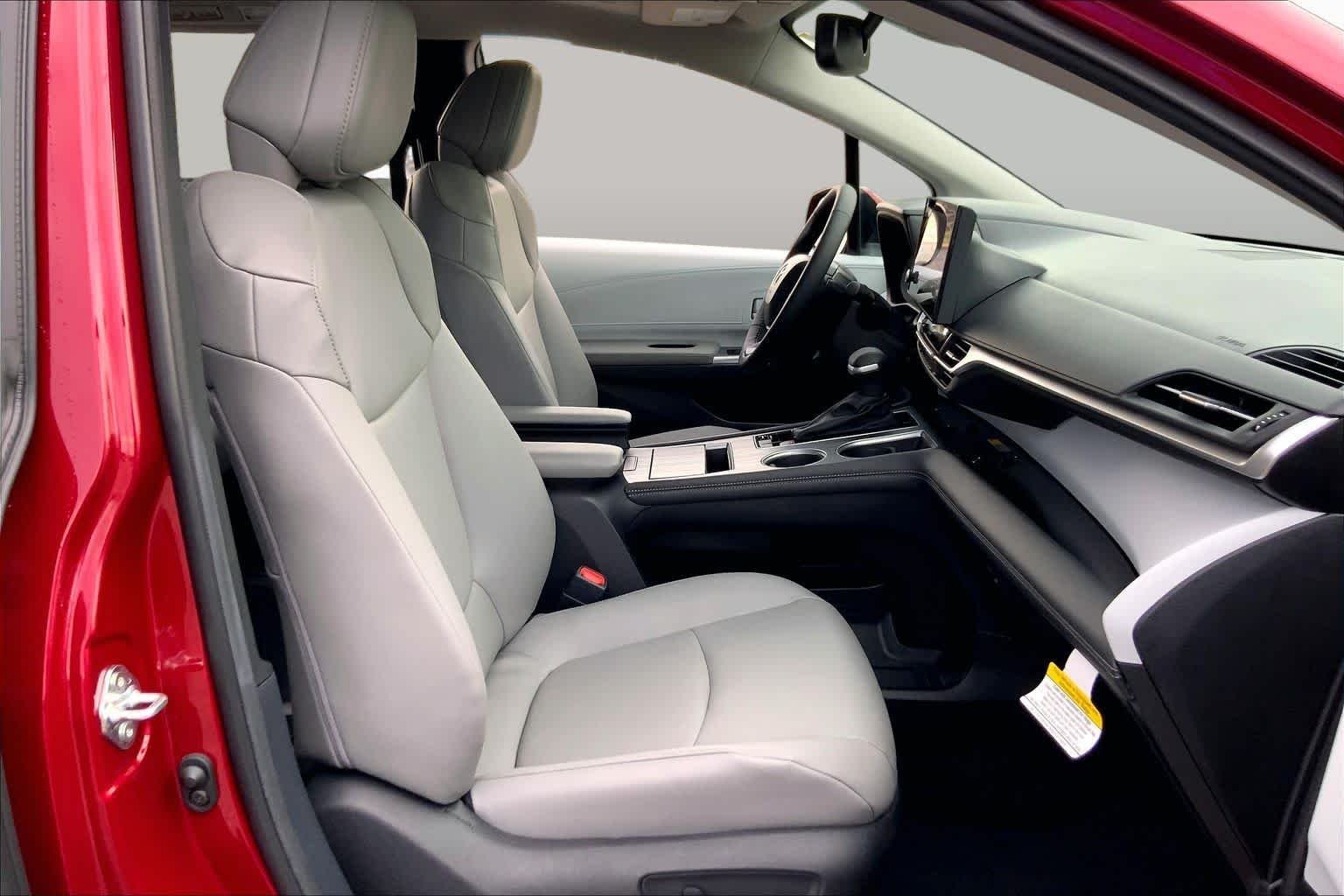 Used 2026 Ruby Flare Pearl Toyota XLE image 9