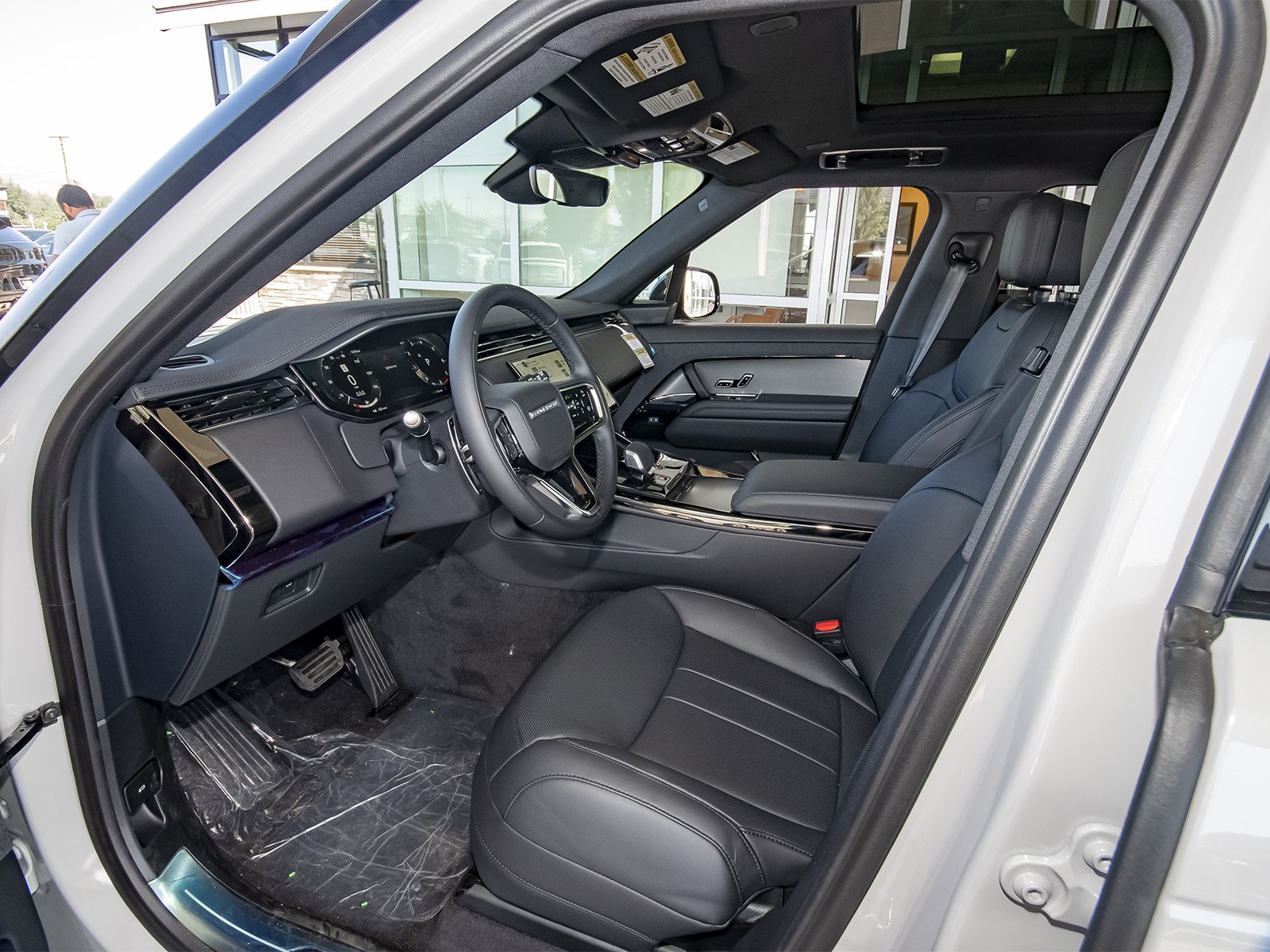 New 2026 Borasco Grey Land Rover SE image 34