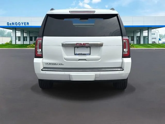 Used 2018 WHITE FROST TRICOAT GMC Denali image 8