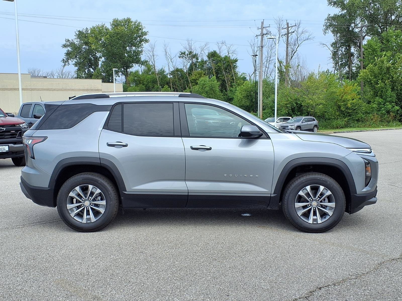 2027 Chevrolet Equinox LT - Photo 13