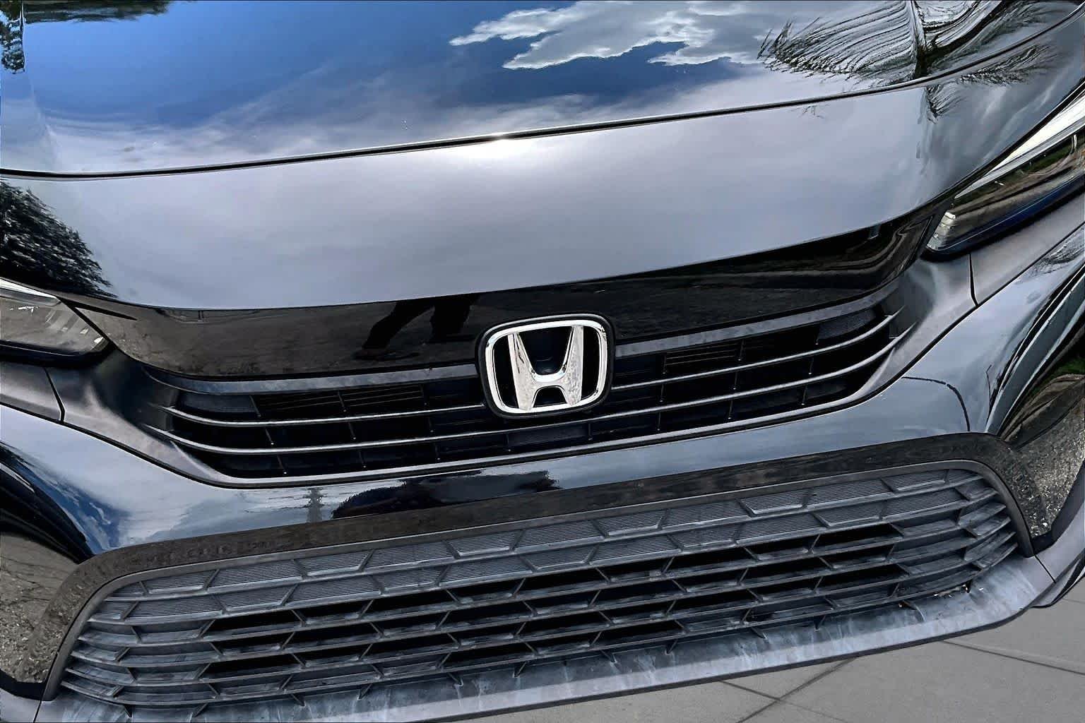 Used 2025 Crystal Black Pearl Honda Sport image 30