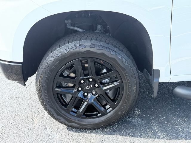 Used 2024 White Chevrolet Custom Trail Boss image 19