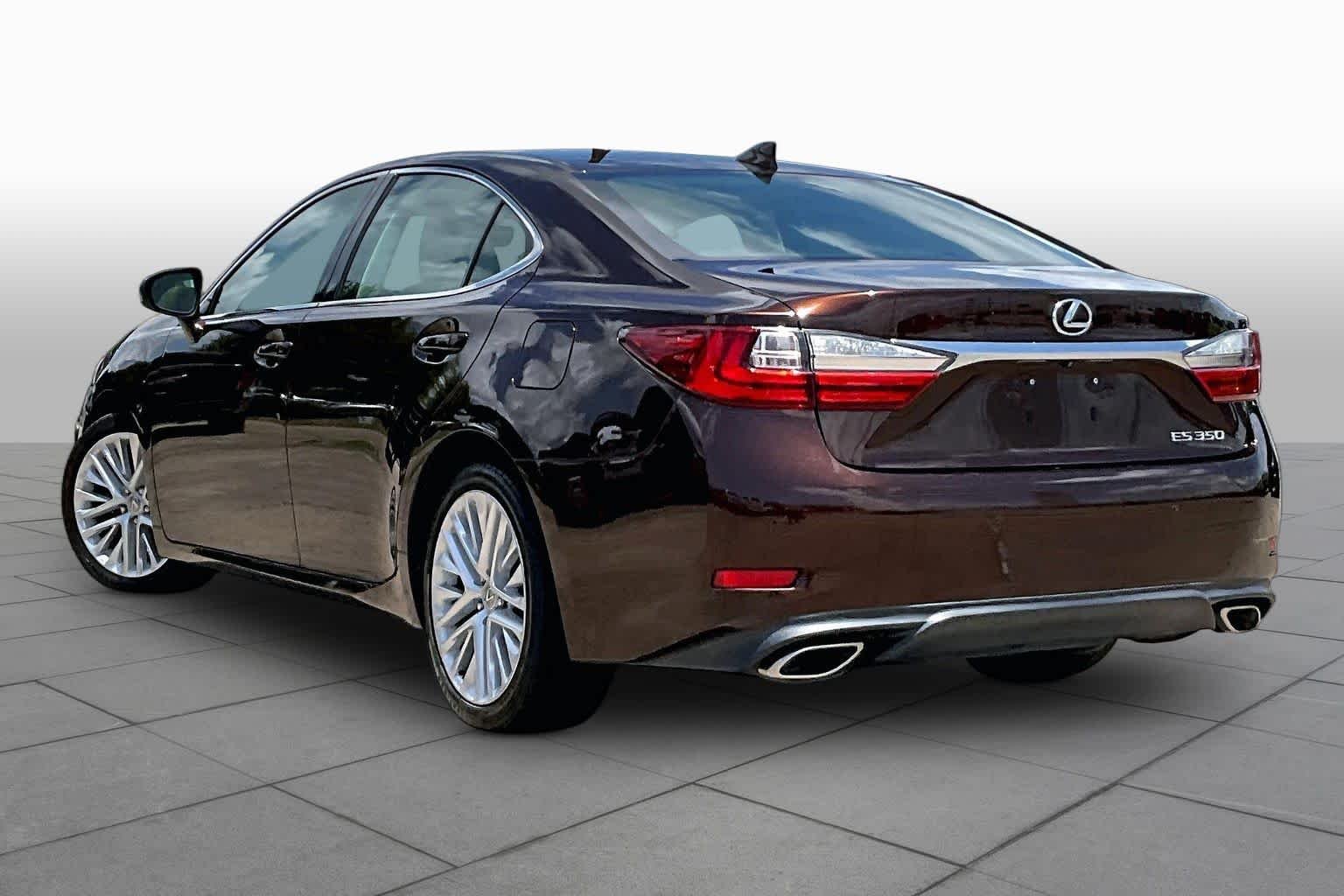 Used 2016 Autumn Shimmer Lexus  image 12
