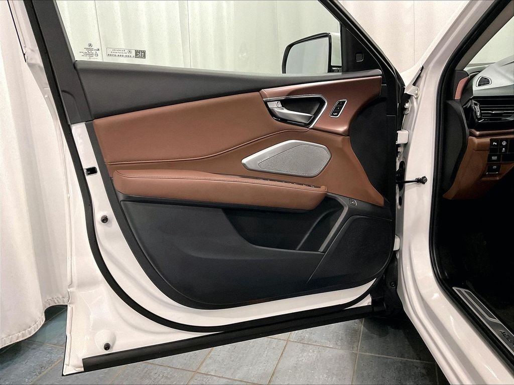 Used 2025 White Acura Technology Package image 9