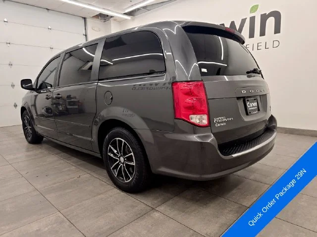 Used 2016 Granite Crystal Clearcoat Metallic Dodge R/T image 3