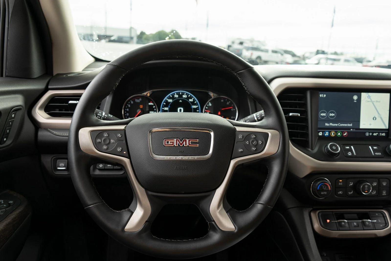 Used 2023 White GMC Denali image 29