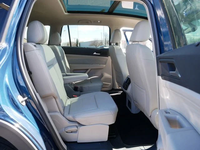 Certified Used 2022 Blue Volkswagen 3.6L V6 SE w/Technology image 19