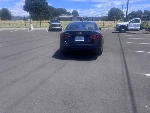 2025 Nissan Altima SV - Photo 9