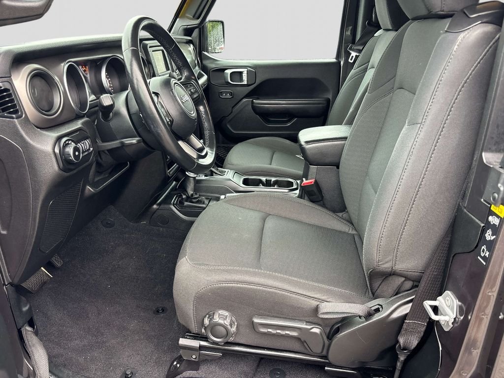 Used 2020 Gray Jeep Sport S image 11