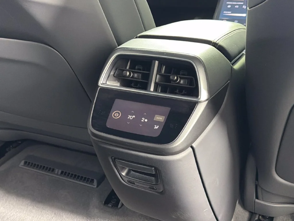 Used 2025  LUCID Pure image 32