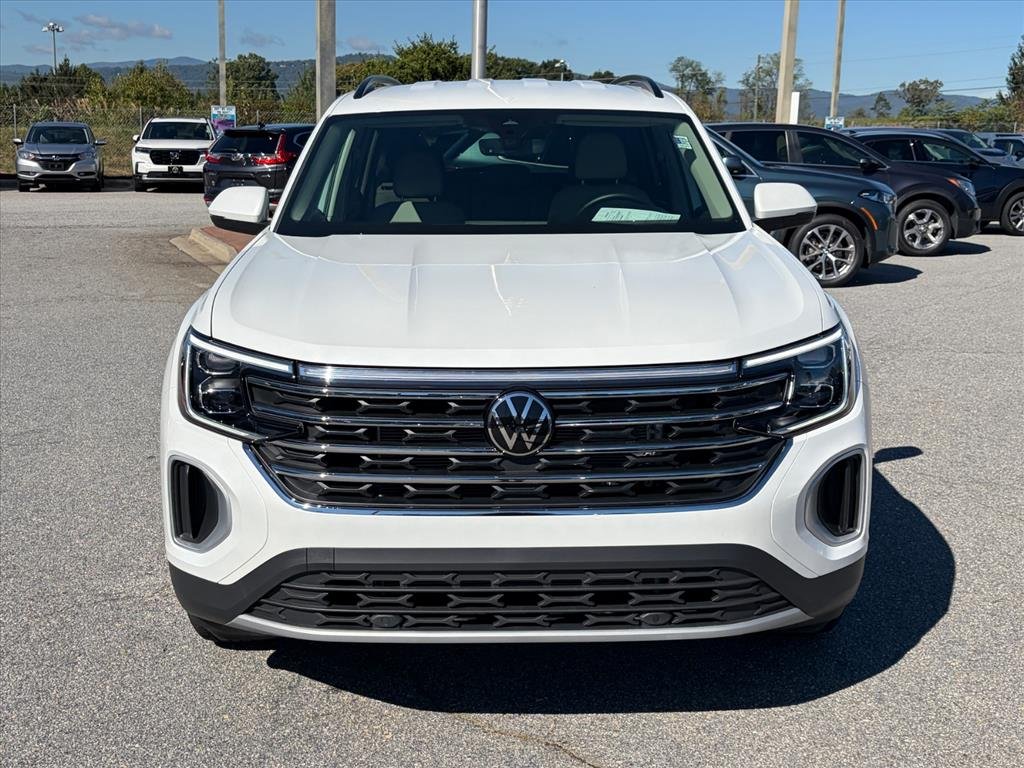 Used 2026 Opal White Pearl Volkswagen SE 4Motion image 6
