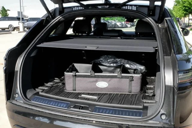 New 2026 Santorini Black Metallic Land Rover Autobiography image 57