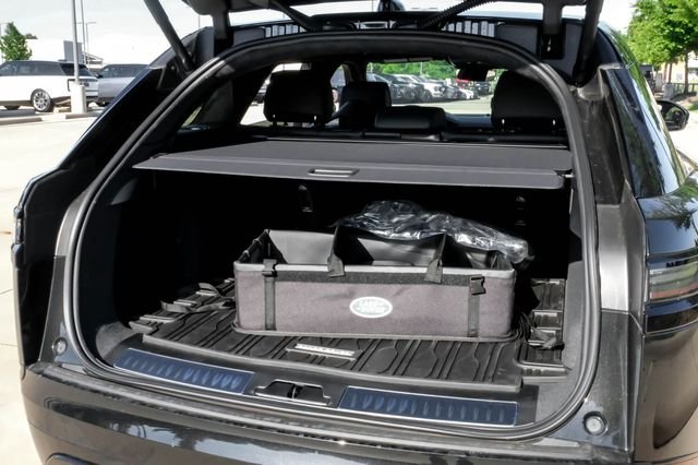 New 2026 Santorini Black Land Rover Autobiography image 57