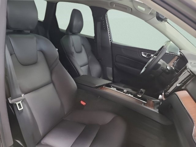 2023 Volvo XC60 Plus - Photo 14