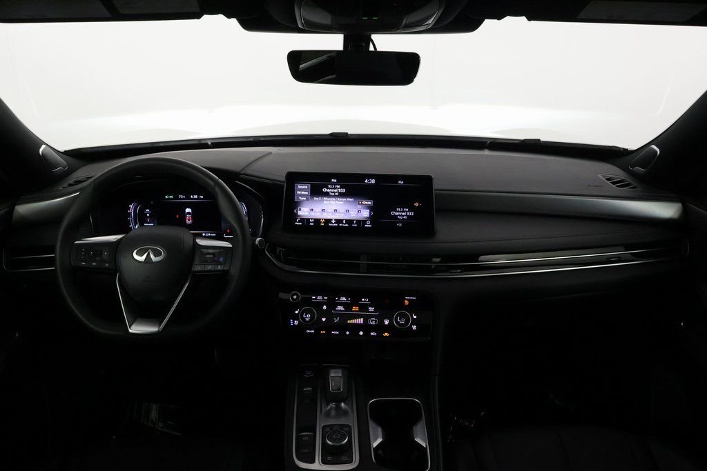 Used 2025 Majestic INFINITI LUXE image 8