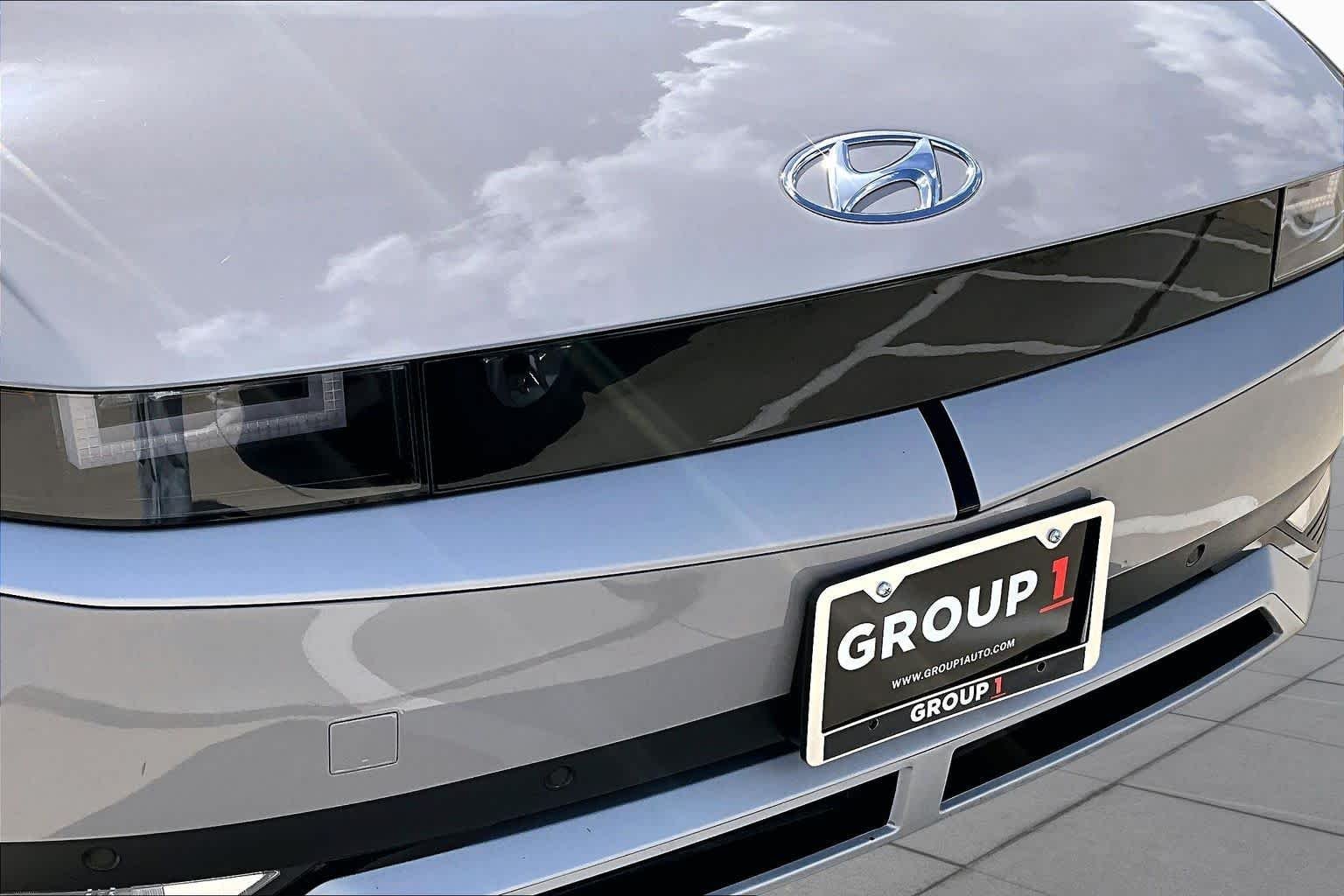 Used 2023 Cyber Gray Hyundai SEL image 28
