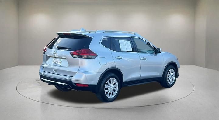 Used 2017 Silver Nissan S image 5