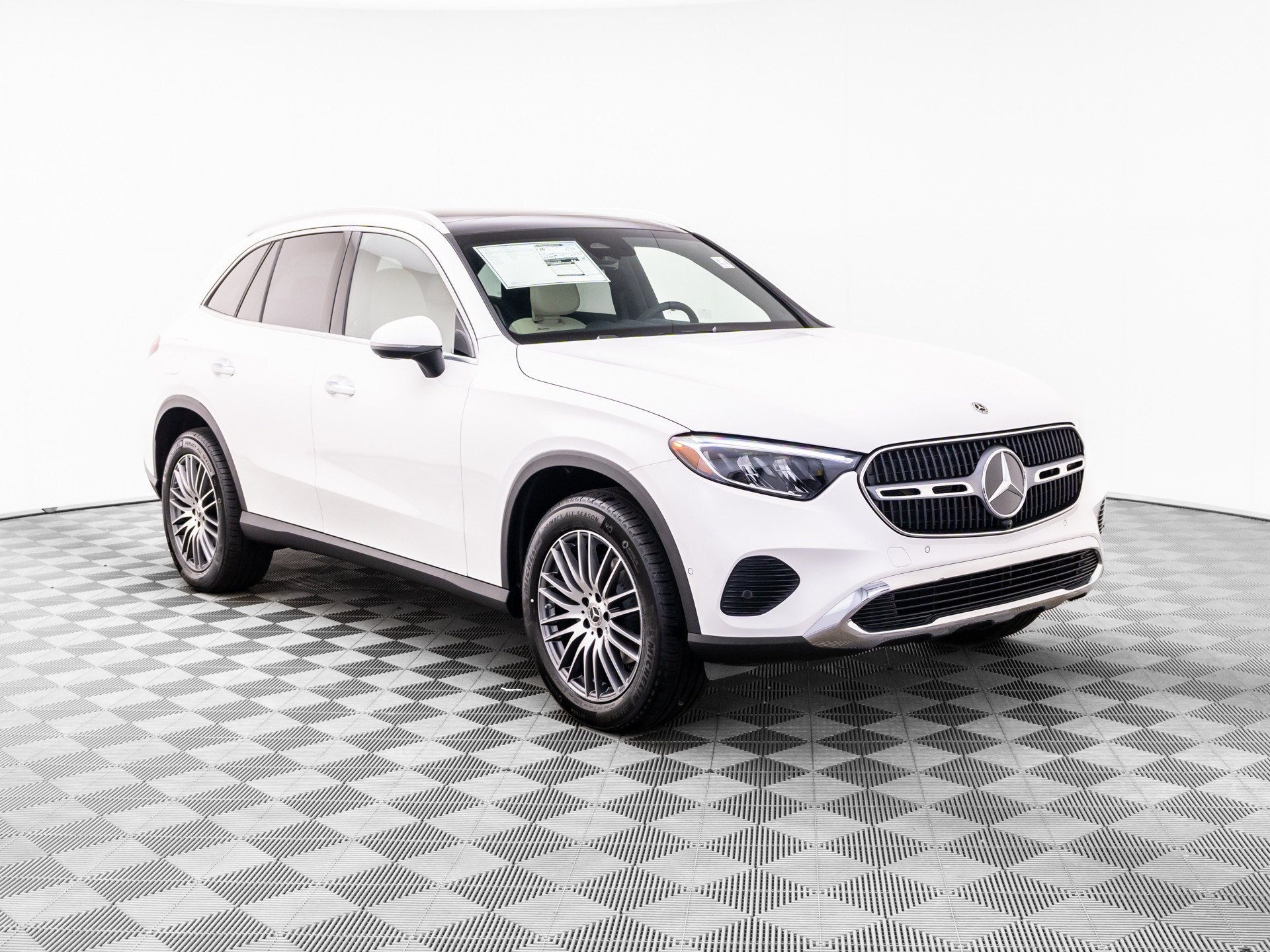 New 2026 White Mercedes-Benz GLC 300 image 7