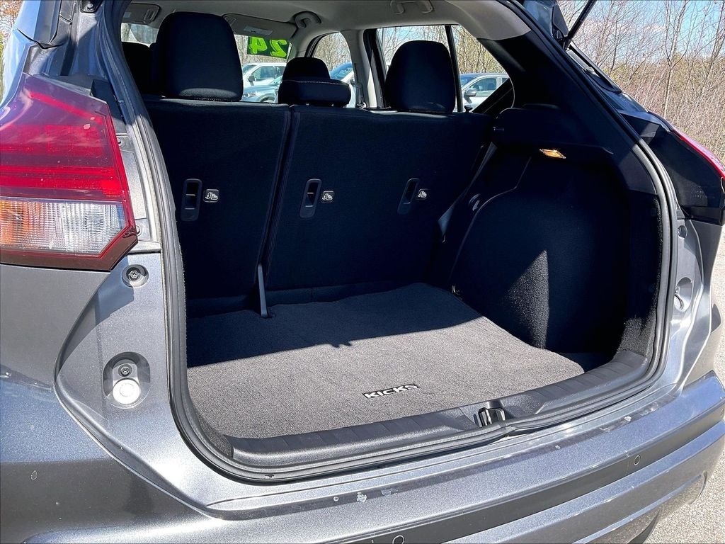 Used 2024 Gun Metallic Nissan SV image 34