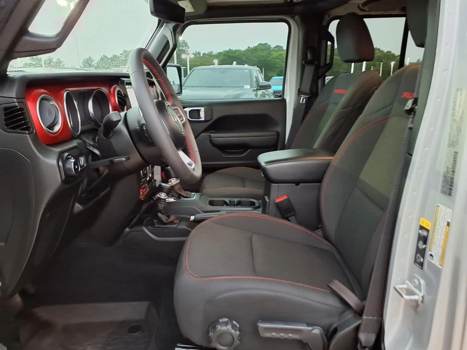 Used 2023 Silver Jeep Rubicon image 17