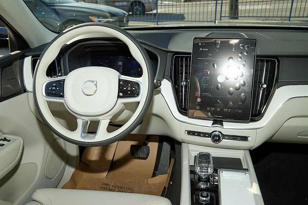 New 2026 Vapour Grey Volvo Ultra image 25