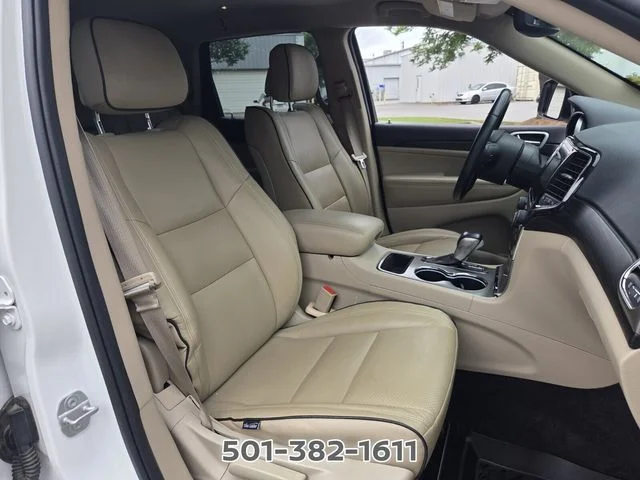 Used 2022 White Jeep Laredo E image 16