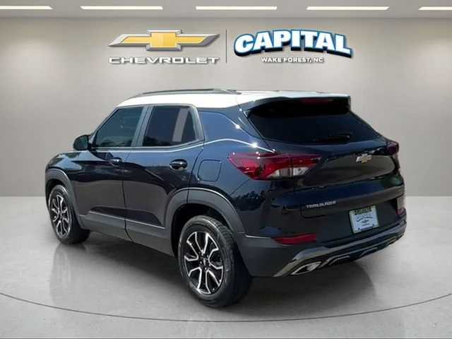Used 2021 MIDNIGHT BLUE METALLIC Chevrolet ACTIV image 3