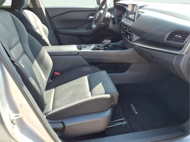 Used 2024  Nissan SV image 21