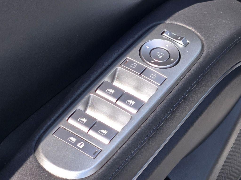 New 2026 White Pearl Hyundai SEL Premium 7P image 22