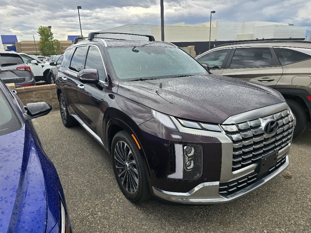 Used 2024 Sierra Burgundy Hyundai Calligraphy image 5