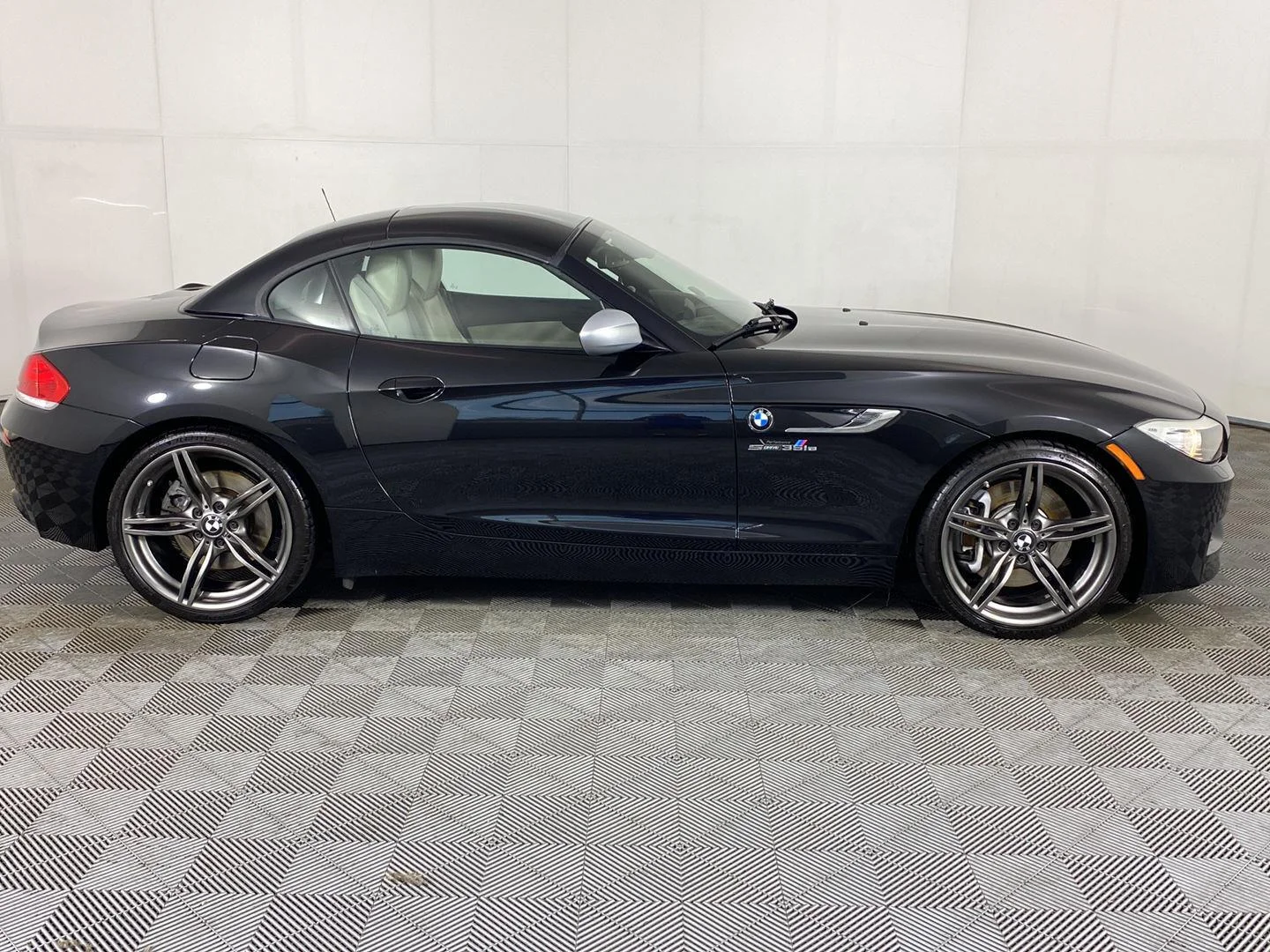 Used 2011 Black Sapphire Metallic BMW sDrive35is image 3