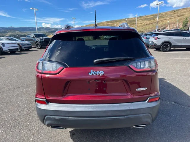 Used 2019 Velvet Red Pearlcoat Jeep Latitude Plus image 9