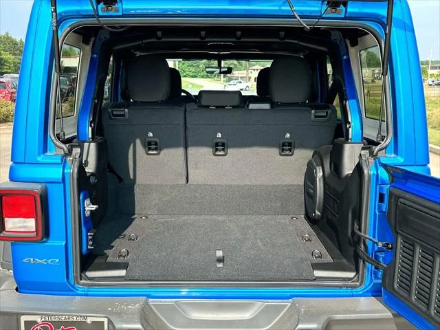 New 2023 Hydro Blue Pearl-Coat Exterior Paint Jeep Willys 4xe image 24