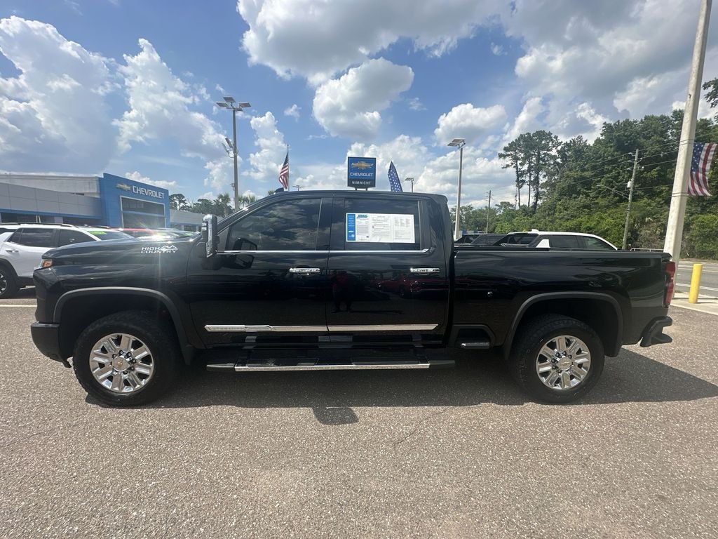 Used 2024 Black Chevrolet High Country image 13
