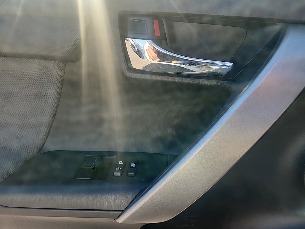 Used 2016 White Scion Base image 25