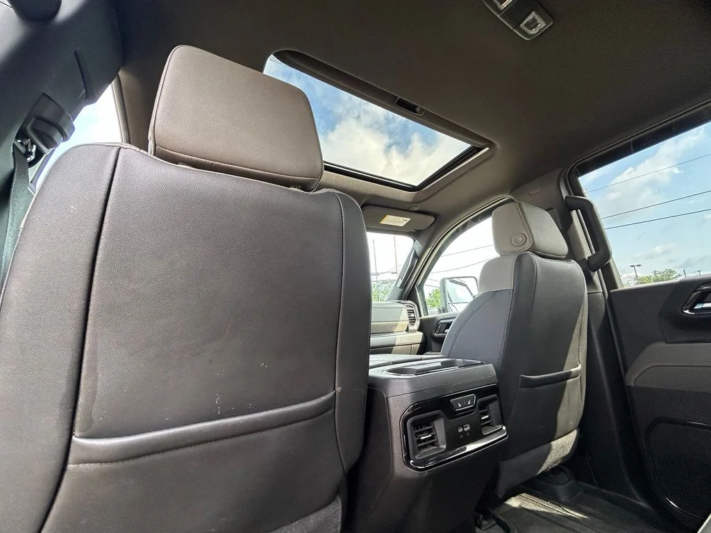 Used 2025 Gray Chevrolet ZR2 image 27