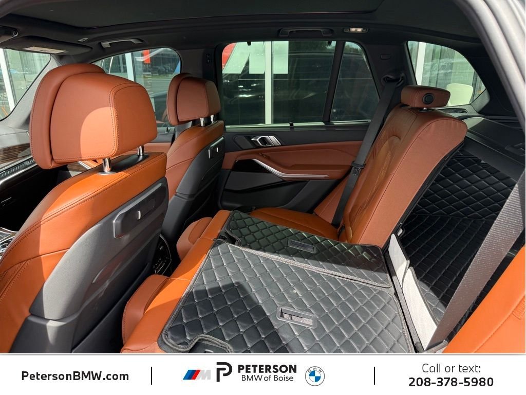 Used 2026 Gray BMW M60i image 18