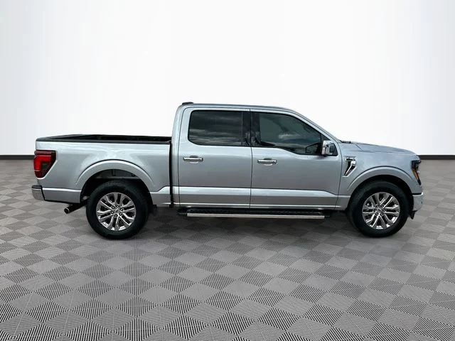 Used 2024 Silver Ford XLT image 4