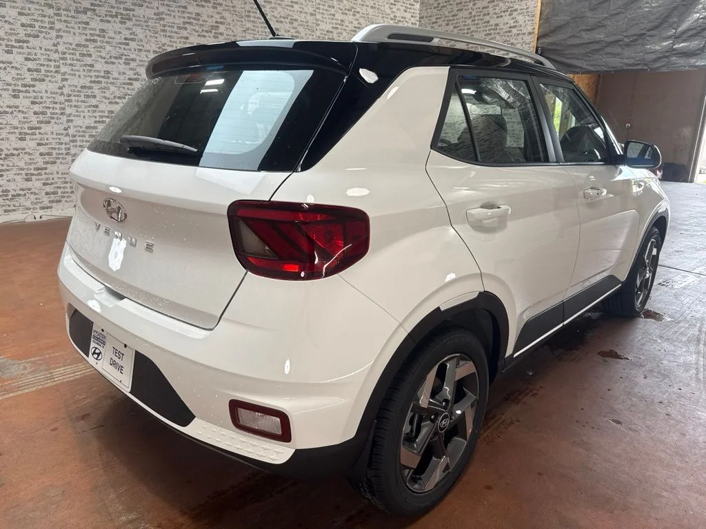 New 2026 Lunar White W/Black Roof Hyundai SEL image 7