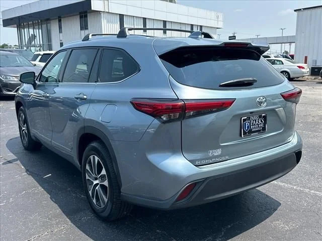 2021 Toyota Highlander XLE - Photo 8