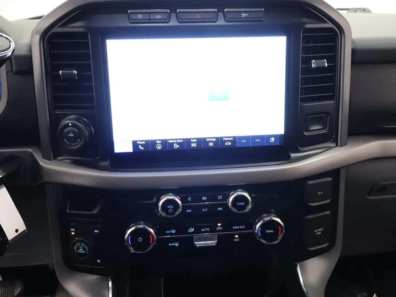 Used 2024 Agate Black Ford XLT Crew Cab image 10