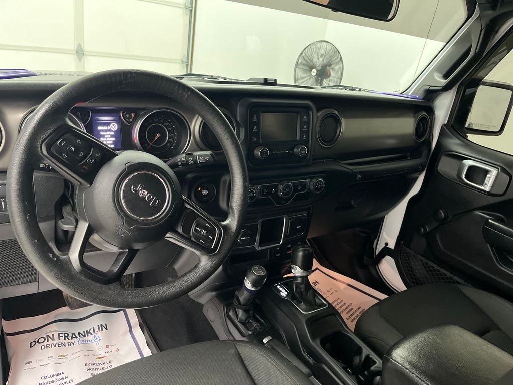 Used 2018 White Jeep Unlimited Sport image 14