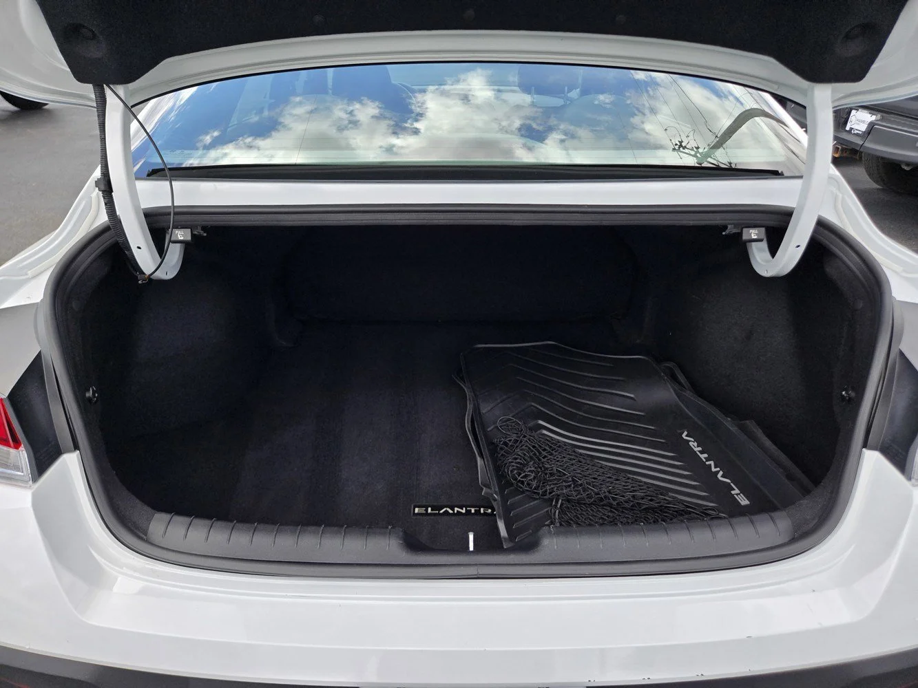 Used 2025 Serenity White Hyundai SEL Sport image 33
