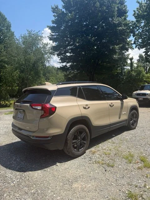 Used 2022  GMC AT4 image 4