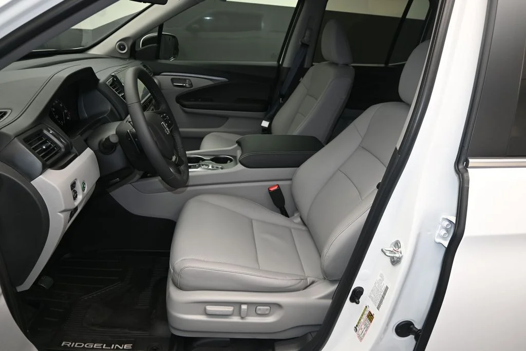 New 2026 Platinum White Pearl Honda RTL image 14