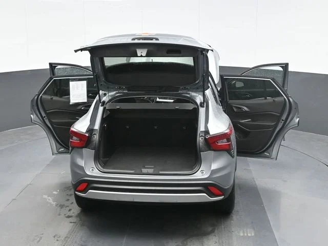 Used 2024 Gray Chevrolet LT image 27